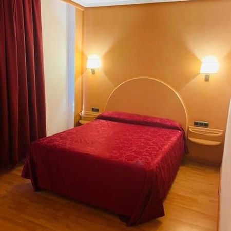 Hotel Villapaloma La Virgen del Camino Ngoại thất bức ảnh