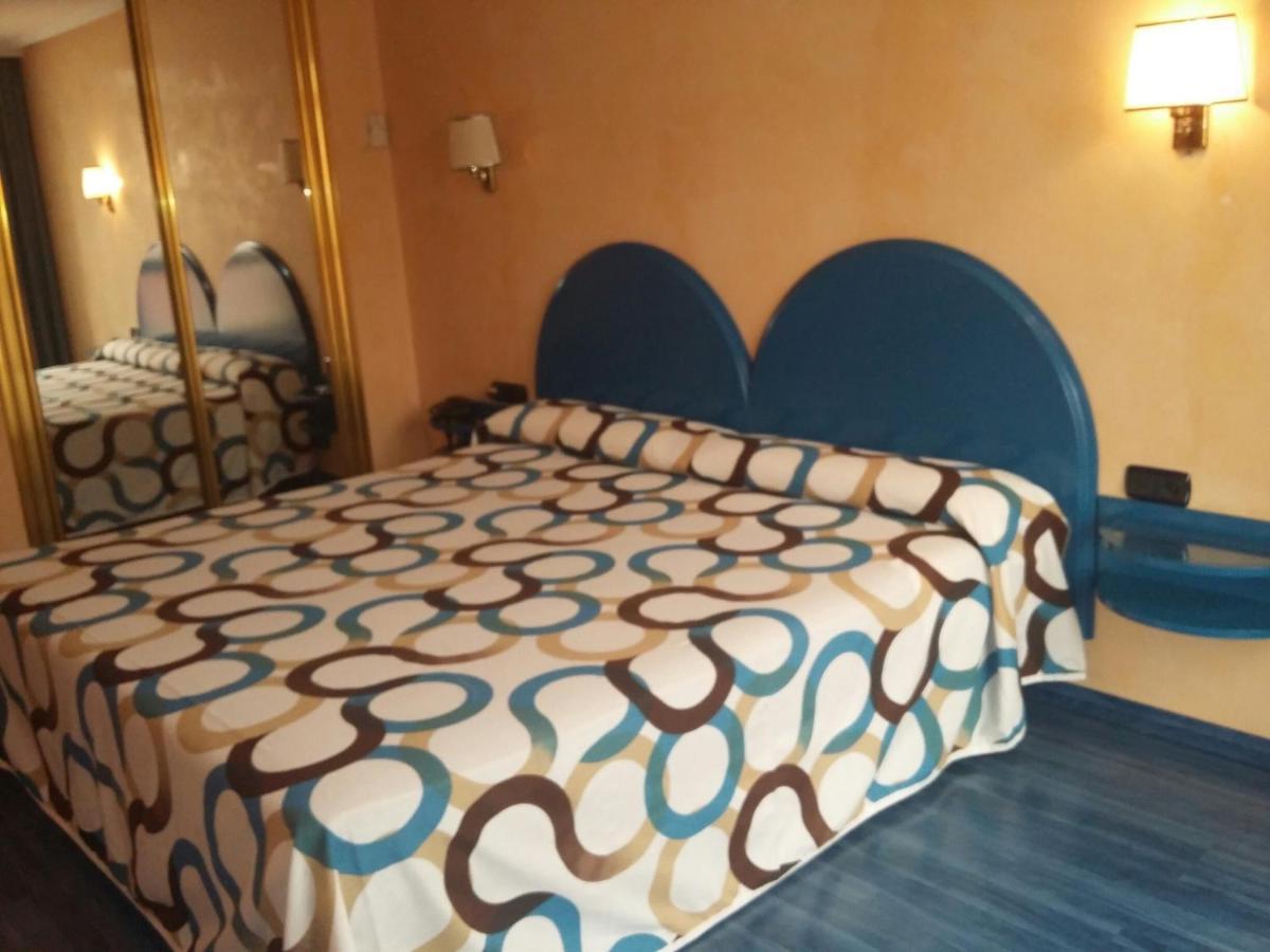 Hotel Villapaloma La Virgen del Camino Ngoại thất bức ảnh